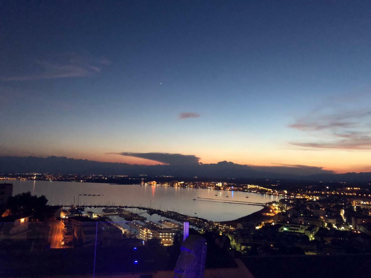 Appartement Plage Salata Rosas Экстерьер фото